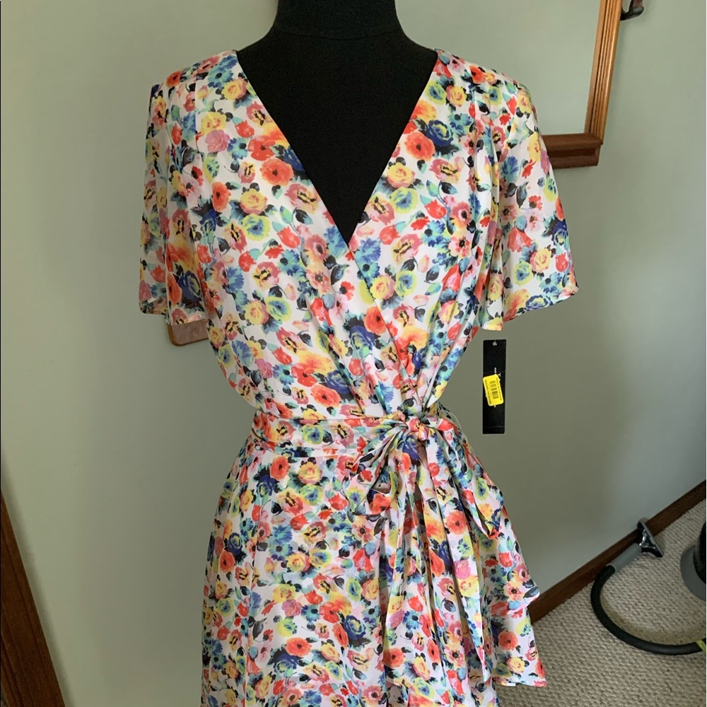 Tahari  Floral Print Ruffle Dress Size 10
